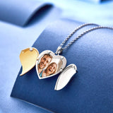 257588233888595970